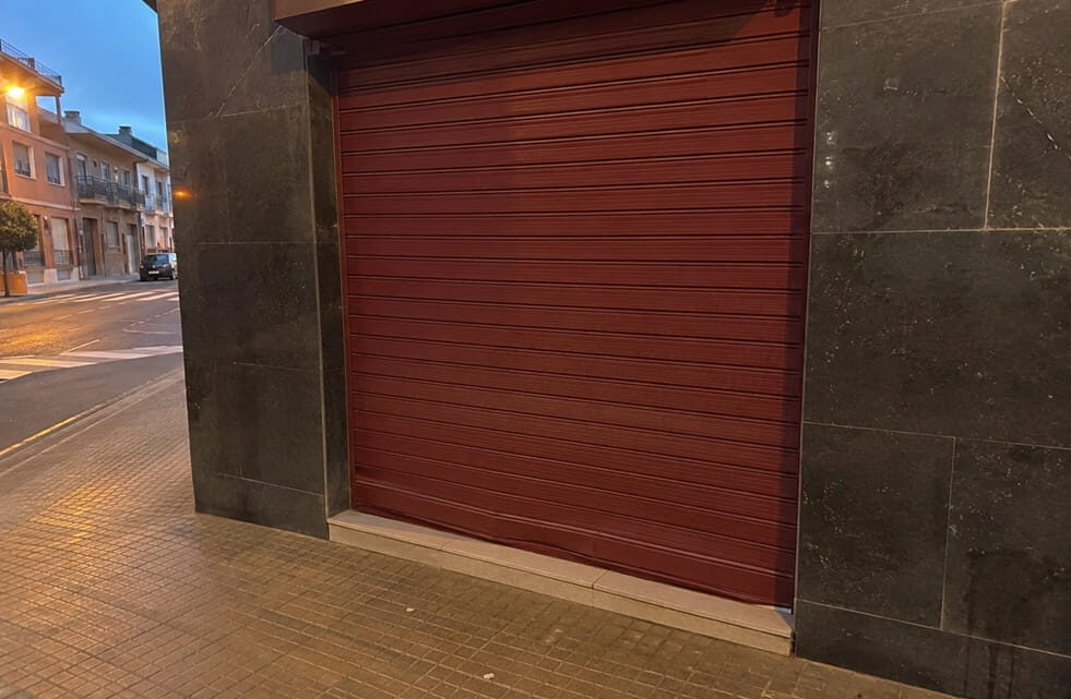Reparación de persianas de locales en Riba Roja del Turia